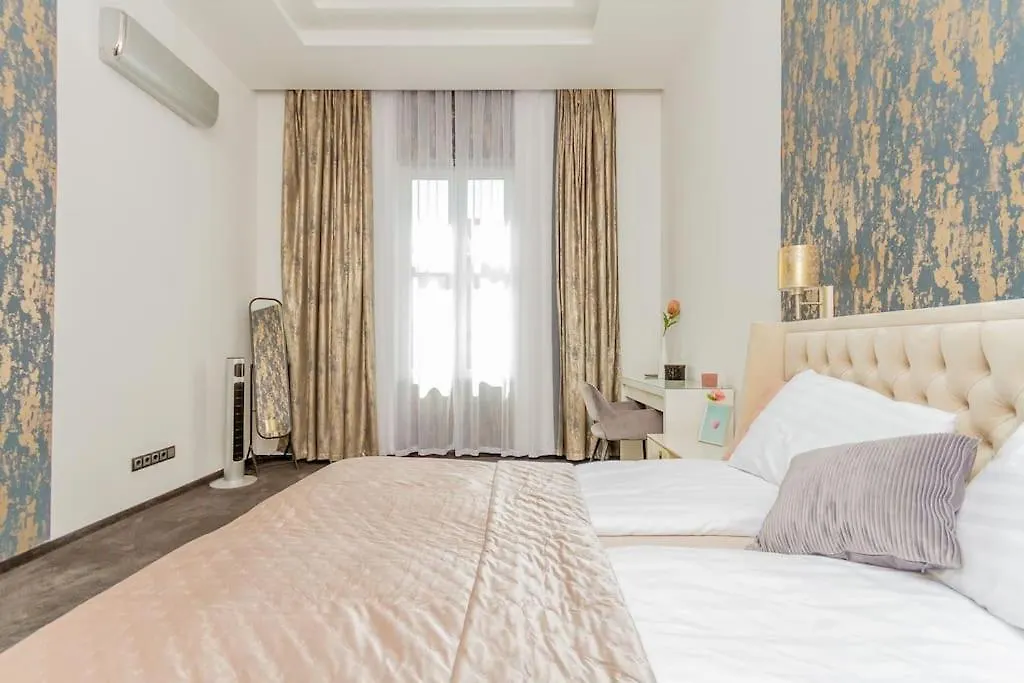 The Opulent Oasis By Newave Apartments Budapest Hungary