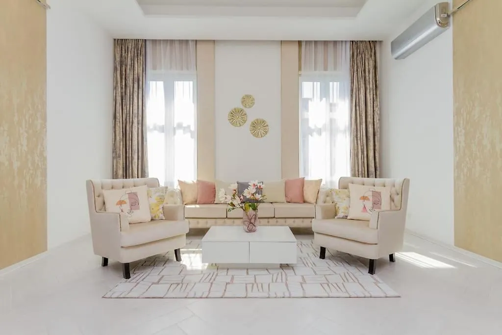 The Opulent Oasis By Newave Apartments Будапешт Венгрия
