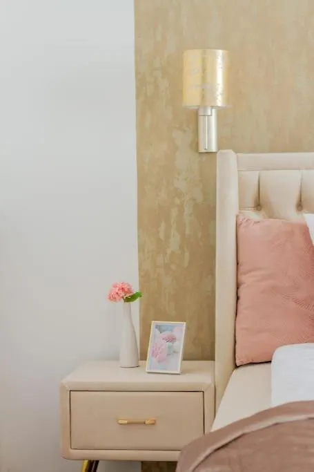 The Opulent Oasis By Newave Apartments Будапешт